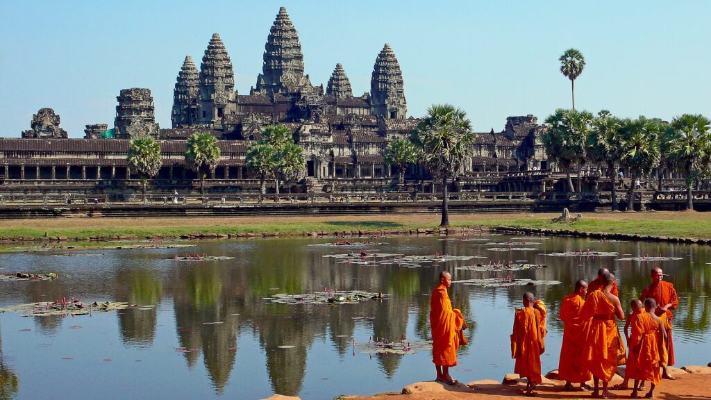 Angkor_Wat devoti view